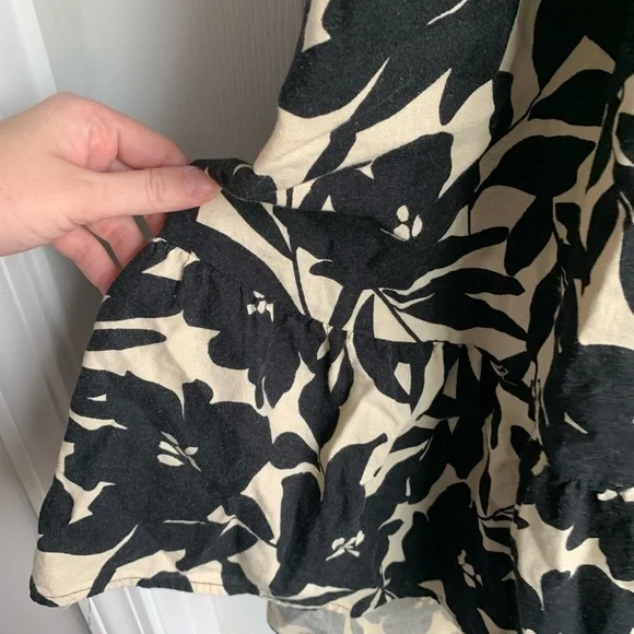 Who What Wear Black and Cream Floral puff Sleeve Dress - Picture 5 of 9